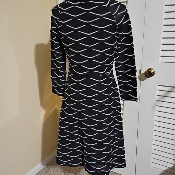 ECI 6 Skater Sweater Dress Textured Black and White Raglan Sleeve Light-Weight - Picture 6 of 12